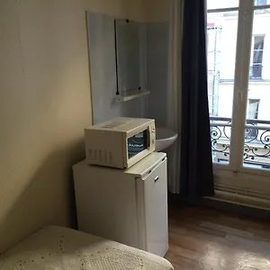 Au Royal Mad Paris